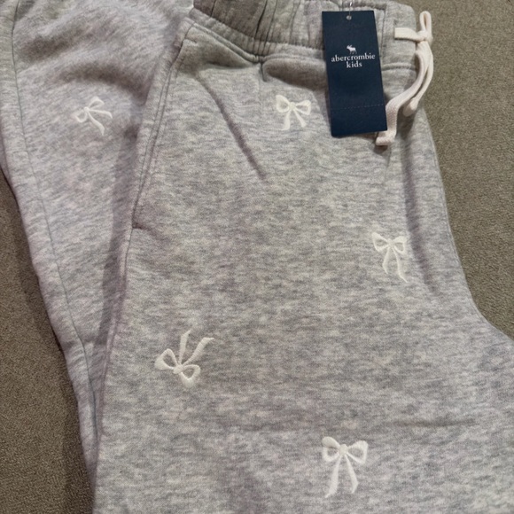 abercrombie kids Other - BOWS Abercrombie Kids Heather Gray Joggers with White Bow Accents